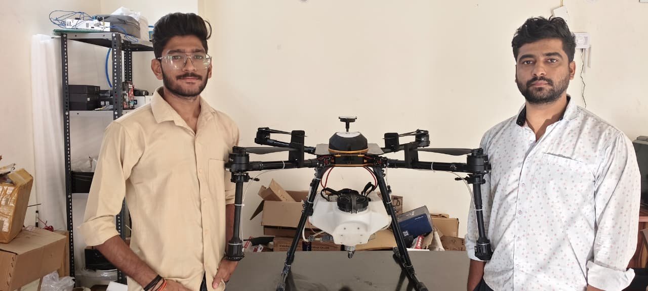Aerocarrier Innovation founders with AgriFly S10